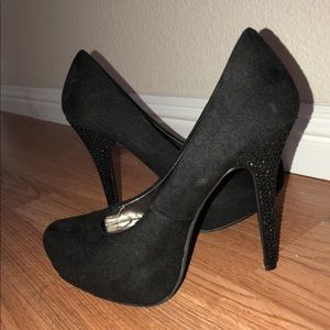 Material Girl Stilettos Size 7 1/2 W